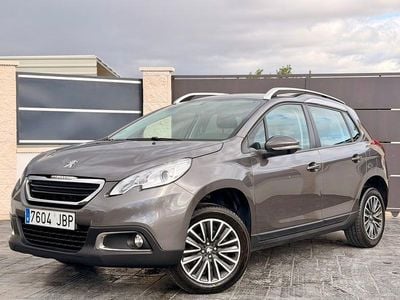Usado Peugeot 2008 Access 82 CV (60 kW) 2014 Gris / plata SUV