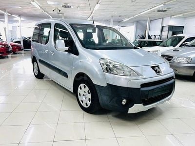 Usado Peugeot Partner Tepee Access 75 CV (55 kW) 2012 Gris / plata Monovolumen