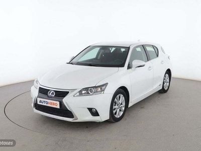 Lexus CT200h