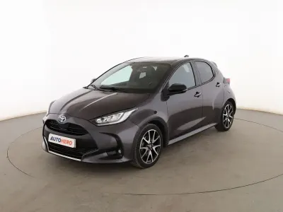 Usado Toyota Yaris Style 116 CV (85 kW) 2020 Gris Utilitario