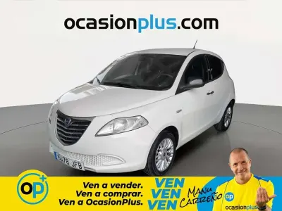 Usado Lancia Ypsilon Gold 69 CV (50 kW) 2015 Blanco Utilitario