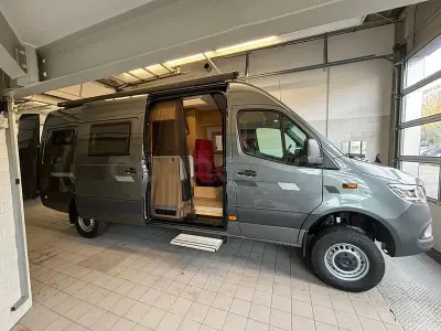 Usado Mercedes Vito Marco Polo 190 CV (139 kW) 2023 Gris / plata Van