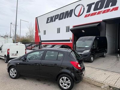 Usado Opel Corsa Selective 75 CV (55 kW) 2014 Negro Utilitario