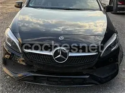 Usado Mercedes A180 122 CV (89 kW) 2018 Negro Berlina