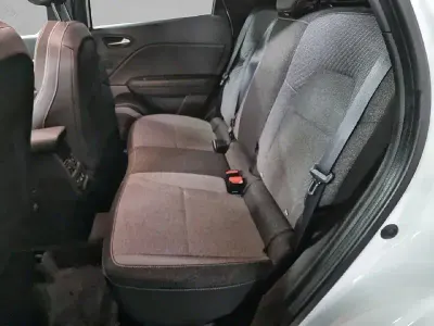 Usado Renault Captur Techno 90 CV (66 kW) 2024 Blanco SUV