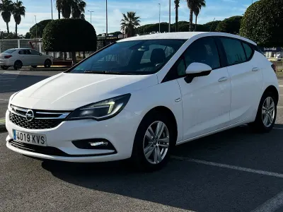 Usado Opel Astra 110 CV (80 kW) 2019