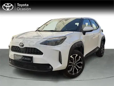 Usado Toyota Yaris Cross Active 116 CV (85 kW) 2023 Blanco SUV