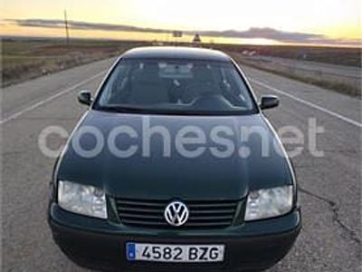 Verde Usado 2002 VW Bora Conceptline Berlina | 1750 €
