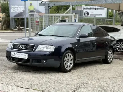 Usado Audi A6 155 CV (114 kW) 2002 Azul Berlina