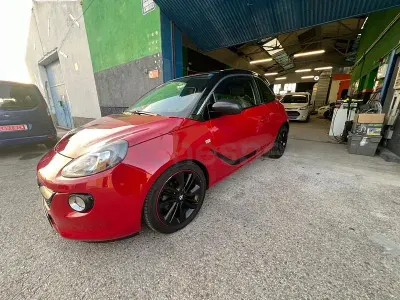 Usado Opel Adam Slam 100 CV (73 kW) 2015 Rojo Utilitario
