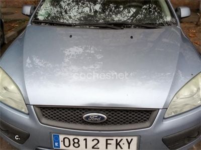 Gris / plata Usado 2007 Ford Focus Trend Berlina | 2350 € (Buen precio)