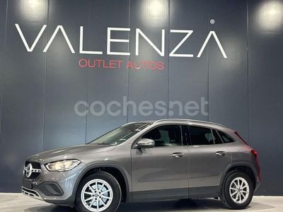 Gris / plata Usado 2021 Mercedes GLA200 SUV | 30.900 € (Buen precio)