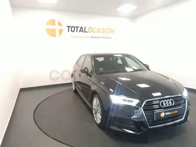 Usado Audi A3 S-Line 116 CV (85 kW) 2018 Naranja Berlina