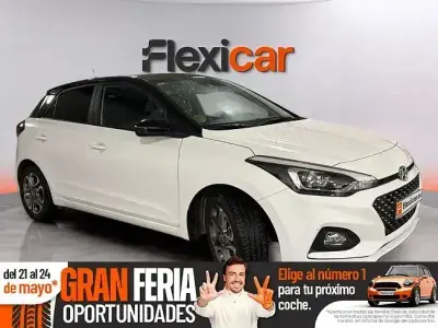 Käytetty Hyundai i20 100 HP (73 kW) 2020 Valkoinen Viistoperä