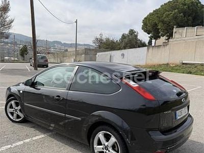Usado Ford Focus 115 CV (84 kW) 2006 Negro Berlina
