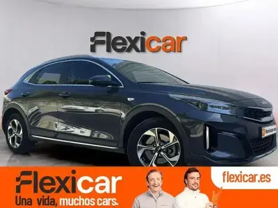 Usado Kia XCeed 100 CV (73 kW) 2024 Gris SUV