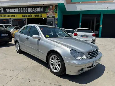 Usado Mercedes C180 Classic 143 CV (105 kW) 2004 Gris / plata Berlina
