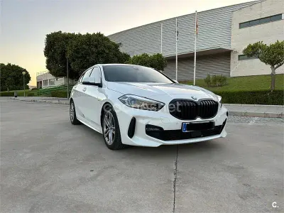 Usado BMW 118 Shadowline 150 CV (110 kW) 2021 Blanco Berlina