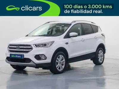 Usado Ford Kuga Trend 120 CV (88 kW) 2019 Blanco SUV
