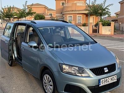 Usado Seat Alhambra Ecomotive 140 CV (102 kW) 2012 Gris / plata Monovolumen