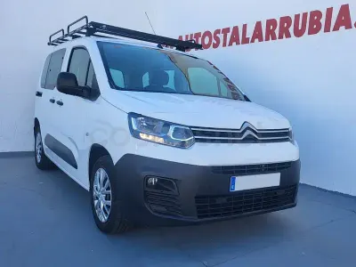 Usado Citroën Berlingo Live 102 CV (75 kW) 2021 Blanco Monovolumen