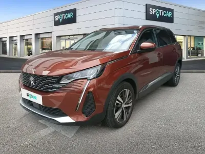 Usado Peugeot 5008 Allure 131 CV (96 kW) 2021 Marrón Monovolumen