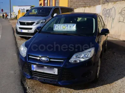 Usado Ford Focus Trend 115 CV (84 kW) 2013 Azul Berlina