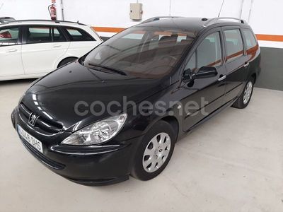 Usado Peugeot 307 110 CV (80 kW) 2005 Negro Familiar