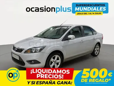 Usado Ford Focus Trend 90 CV (66 kW) 2010 Gris Berlina