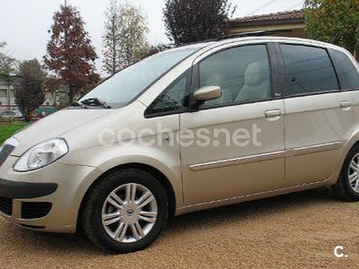 Beige Usado 2006 Lancia Musa Monovolumen | 3000 €