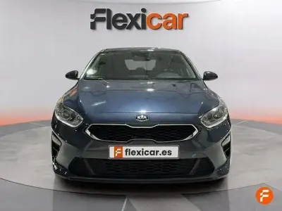 Käytetty Kia Ceed 140 HP (102 kW) 2020 Sininen Viistoperä