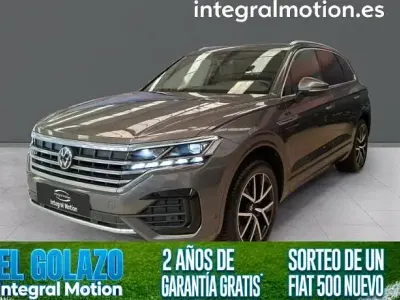 Usado VW Touareg R-line 231 CV (169 kW) 2021 Gris SUV