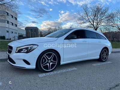 Usado Mercedes CLA220 Shooting Brake 177 CV (130 kW) 2018 Blanco Familiar