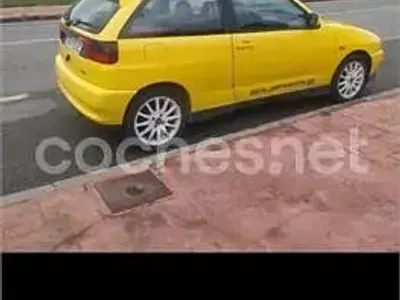 Usado Seat Ibiza CUPRA 150 CV (110 kW) 1998 Amarillo Utilitario