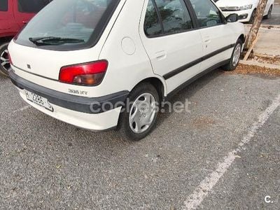 Usado Peugeot 306 90 CV (66 kW) 1993 Blanco Utilitario