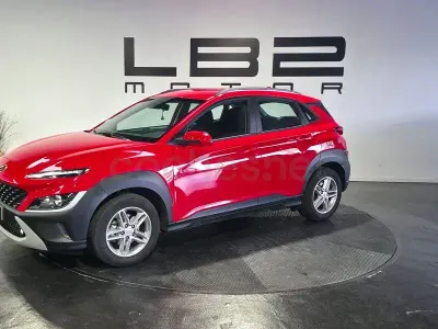 Usado Hyundai Kona Style 120 CV (88 kW) 2022 Rojo SUV