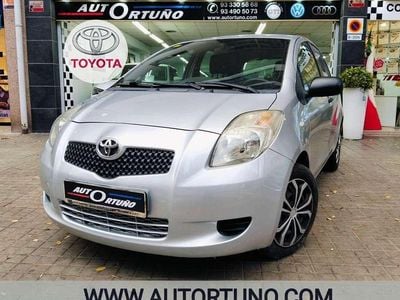 Plateado Usado 2006 Toyota Yaris Luna Utilitario | 5995 € (Precio justo)
