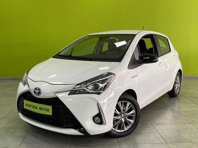 Usado Toyota Yaris Hybrid Active 100 CV (73 kW) 2020 Blanco Berlina