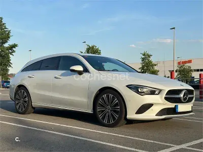 Usado Mercedes CLA200 Shooting Brake 150 CV (110 kW) 2020 Blanco Familiar