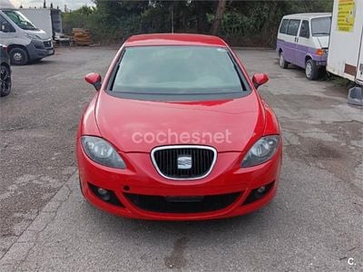 Usado Seat Leon Ecomotive 105 CV (77 kW) 2008 Rojo Berlina