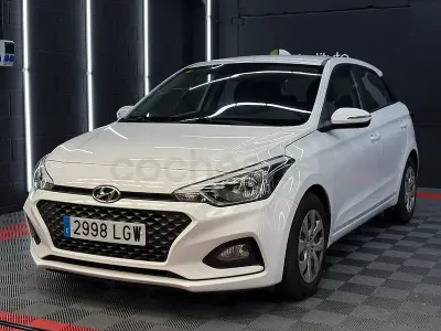 Käytetty Hyundai i20 100 HP (73 kW) 2020 Valkoinen Viistoperä