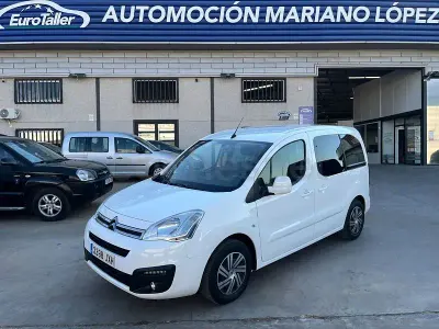 Usado Citroën Berlingo Feel 100 CV (73 kW) 2017 Blanco Monovolumen