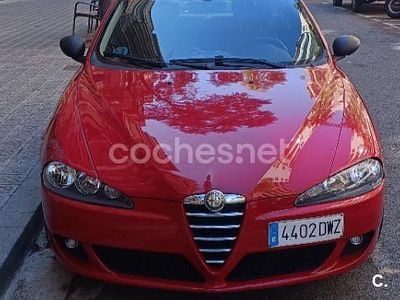 Usado Alfa Romeo 147 Distinctive 105 CV (77 kW) 2006 Rojo Utilitario