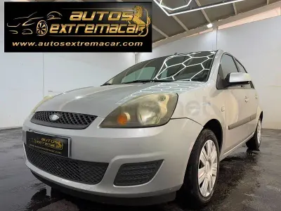 Usado Ford Fiesta Trend 68 CV (50 kW) 2008 Gris / plata Utilitario