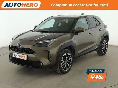 Usado Toyota Yaris Hybrid Style 120 CV (88 kW) 2022 Verde