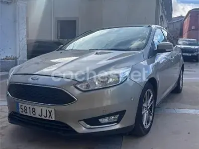 Usado Ford Focus Titanium 125 CV (91 kW) 2015 Beige Berlina