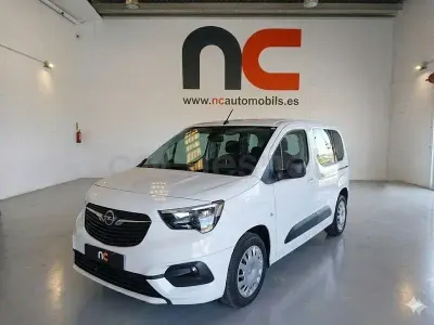 Usado Opel Combo Life Edition+ 102 HP (75 kW) 2022 Branco Monovolume