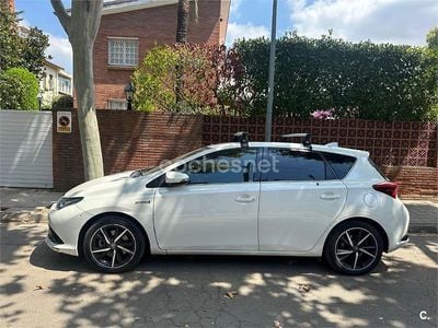 Toyota Auris Hybrid