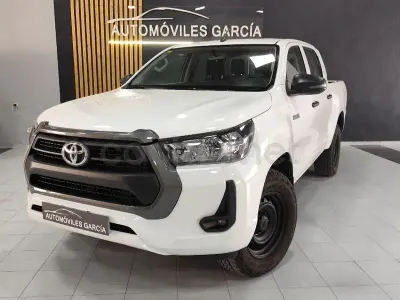 Usado Toyota HiLux Plus 150 CV (110 kW) 2022 Blanco Pickup/Camioneta