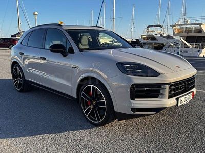 Usado Porsche Cayenne S E-Hybrid 519 CV (381 kW) 2024 Gris / plata SUV